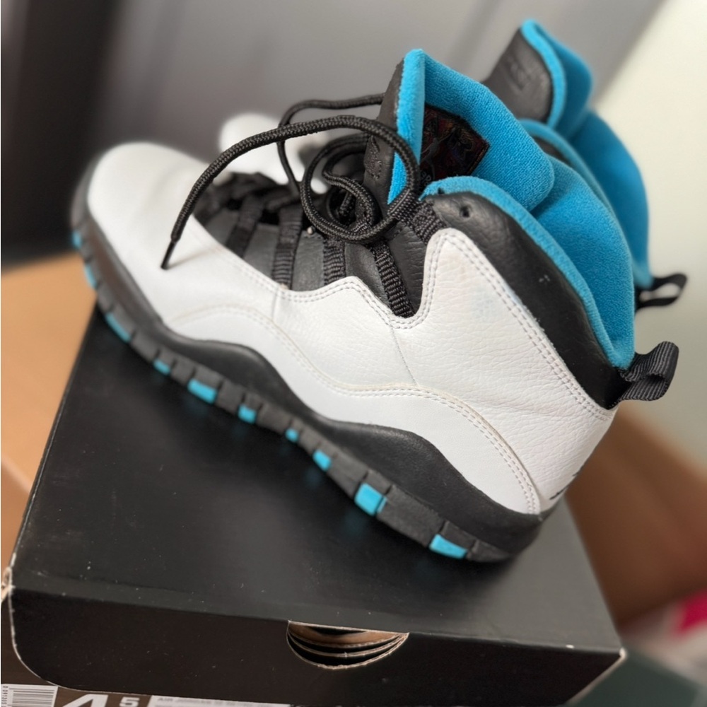Kids authentic White and Blue Jordan retro 10